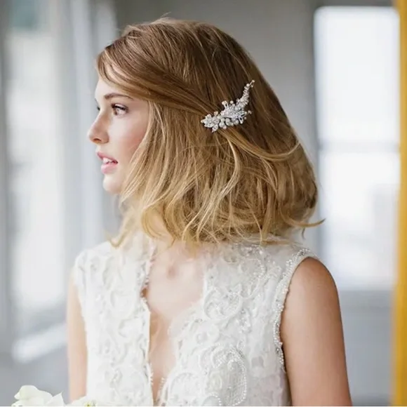 BRIDES & HAIRPINS  display picture 1